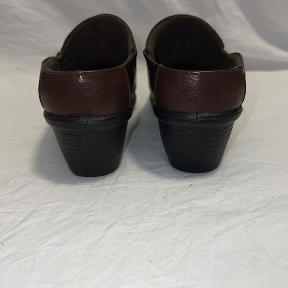 Easy Street Women’s Cynthia Brown Clogs/Mules - Size 6 - Picture 5 of 9